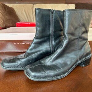 Bandolino Black Leather Ankle Boots